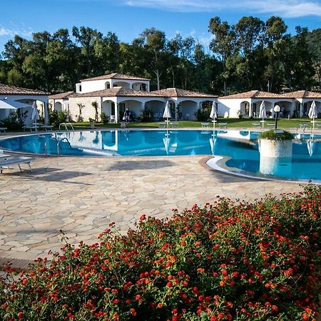 Limone Beach Resort Castiadas Eksteriør billede