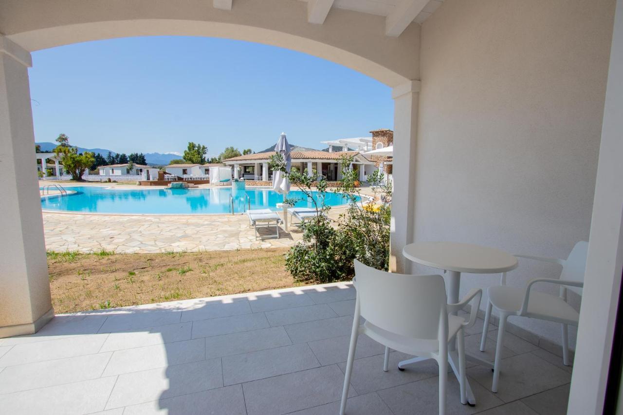 Limone Beach Resort Castiadas Eksteriør billede