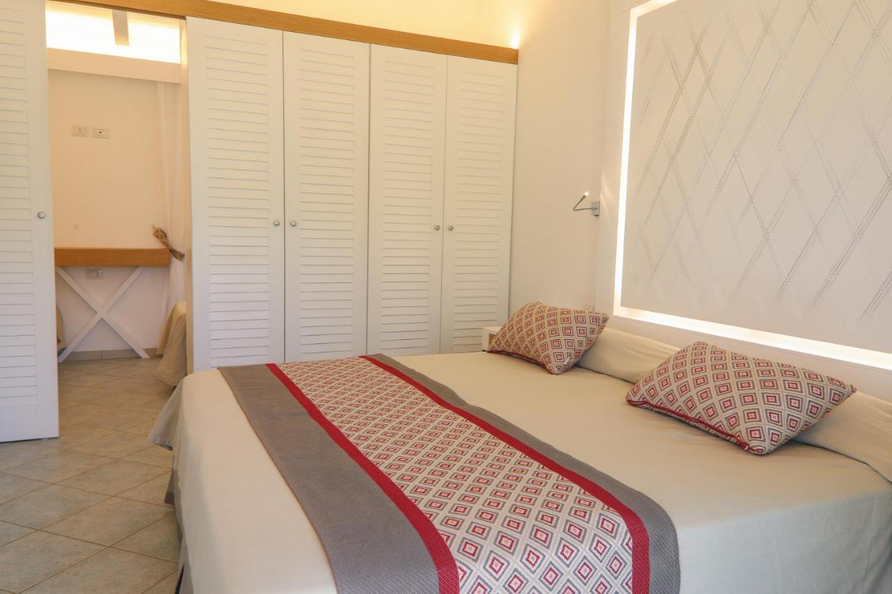Limone Beach Resort Castiadas Eksteriør billede