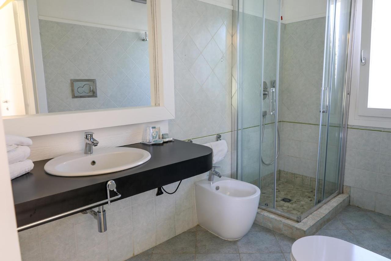 Limone Beach Resort Castiadas Eksteriør billede