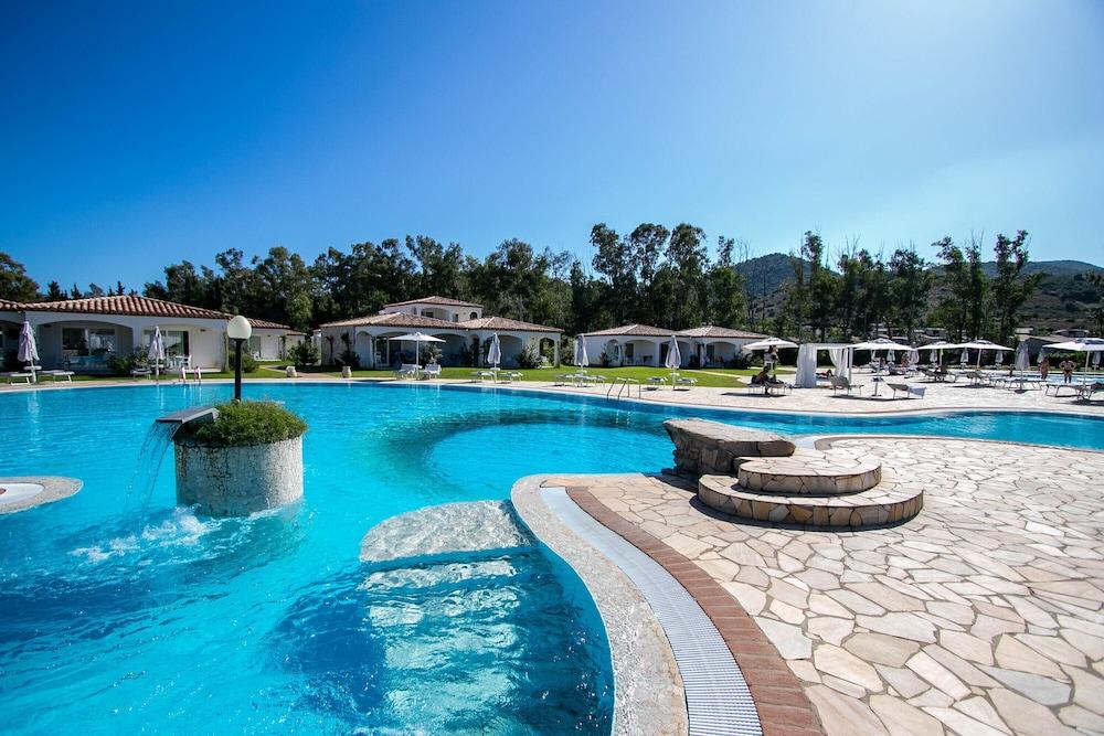 Limone Beach Resort Castiadas Eksteriør billede
