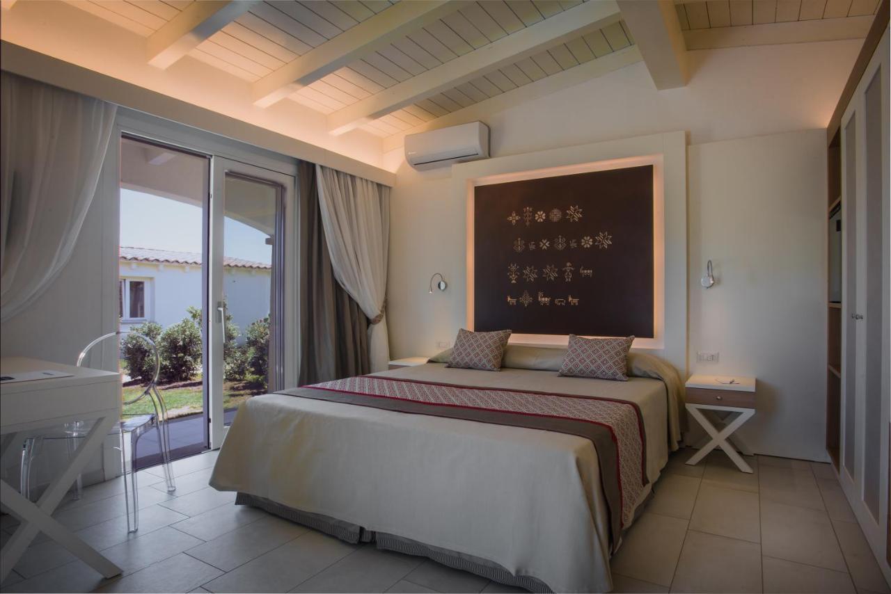 Limone Beach Resort Castiadas Eksteriør billede