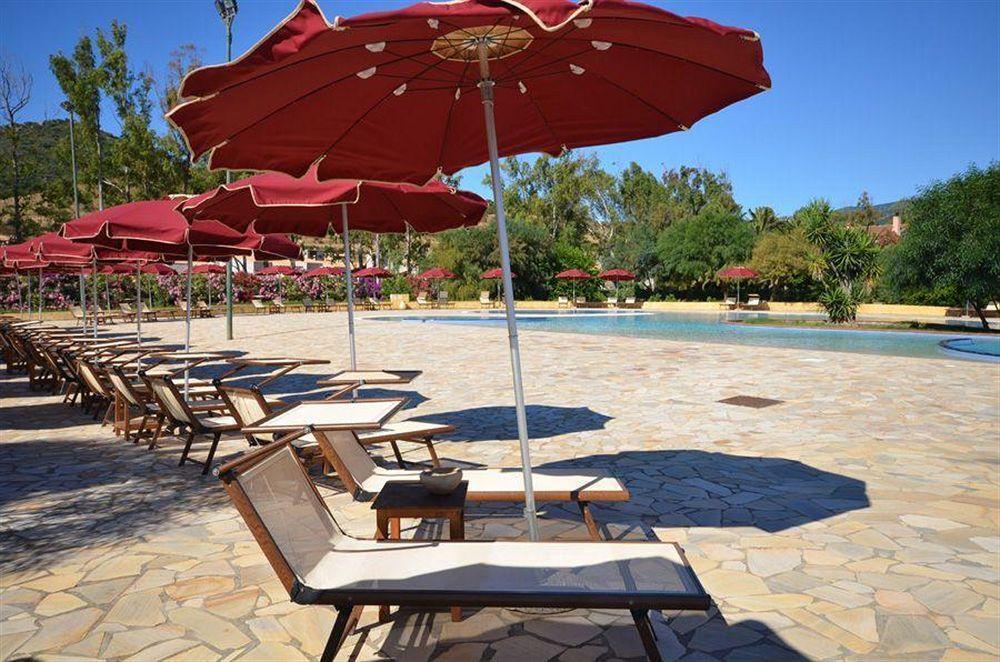 Limone Beach Resort Castiadas Eksteriør billede