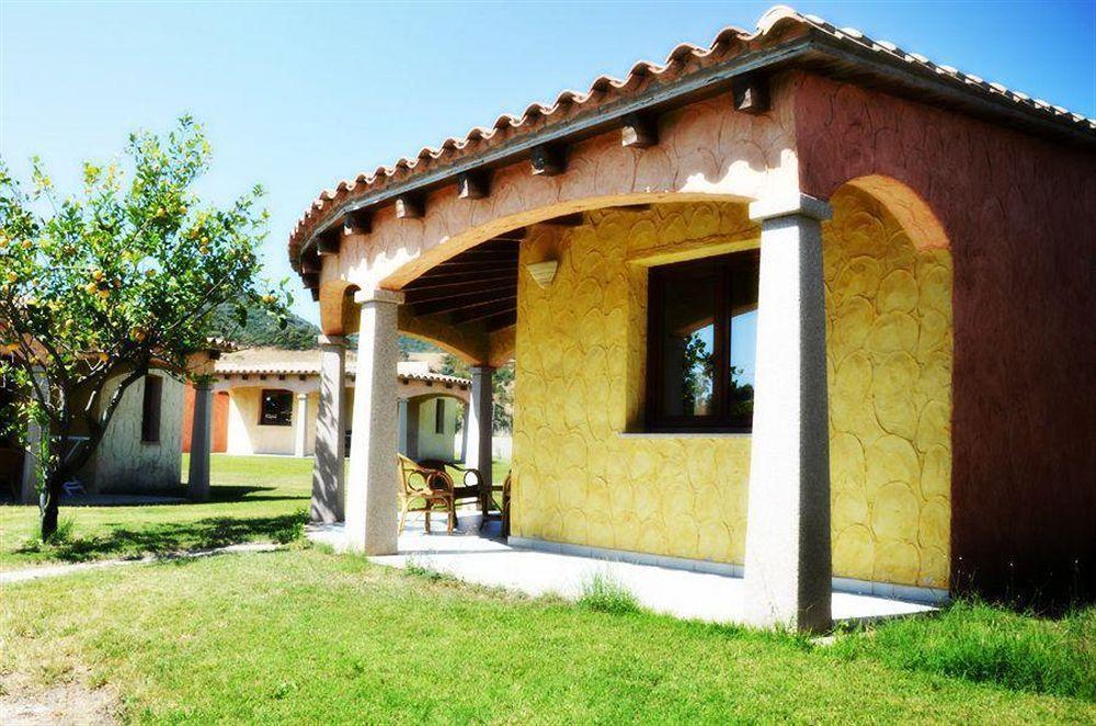 Limone Beach Resort Castiadas Eksteriør billede